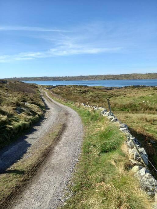 Radharc An Chuain 2 Bedroom Holiday Home Galway Dış mekan fotoğraf